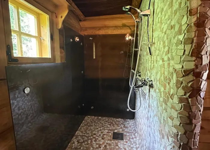 Koplimadise Palkmaja *